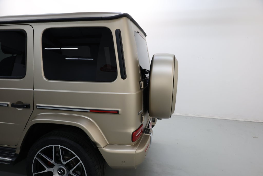 Mercedes-Benz G-Class Vehicle Full-screen Gallery Image 62