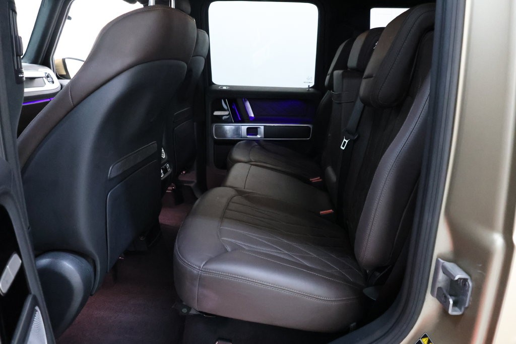 Mercedes-Benz G-Class Vehicle Full-screen Gallery Image 67