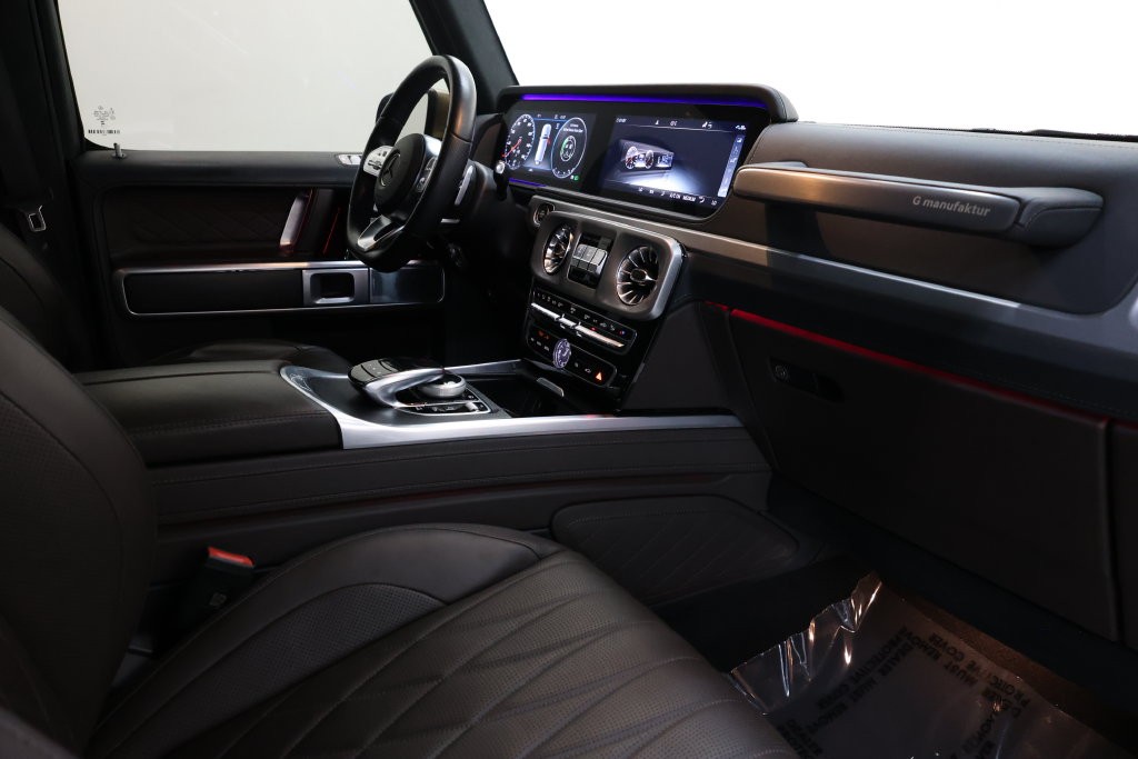 Mercedes-Benz G-Class Vehicle Full-screen Gallery Image 76