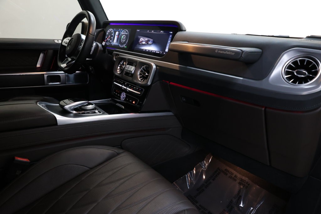 Mercedes-Benz G-Class Vehicle Full-screen Gallery Image 77