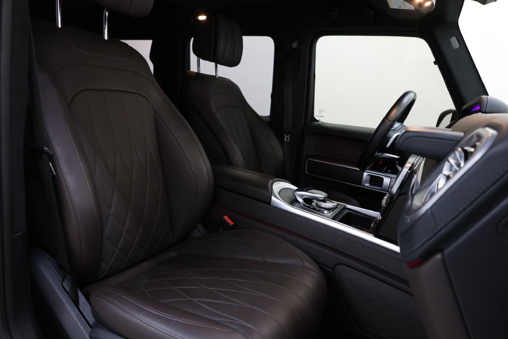 Mercedes-Benz G-Class Vehicle Full-screen Gallery Image 78