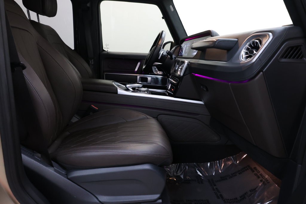 Mercedes-Benz G-Class Vehicle Full-screen Gallery Image 79