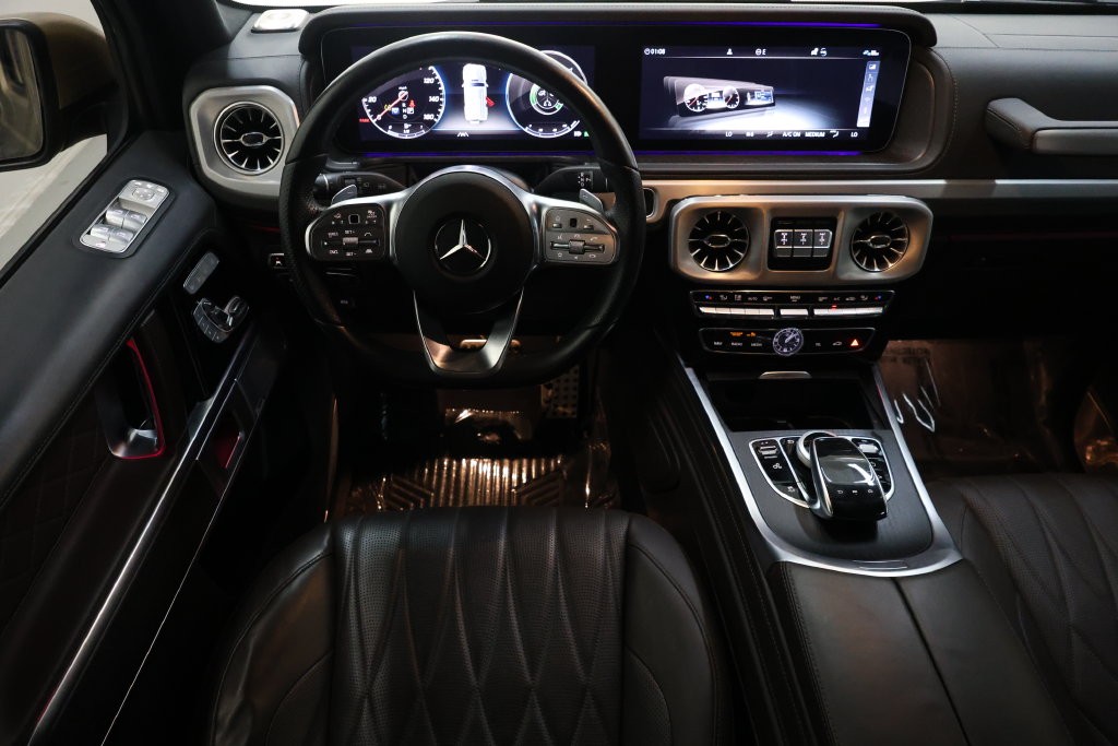 Mercedes-Benz G-Class Vehicle Full-screen Gallery Image 82