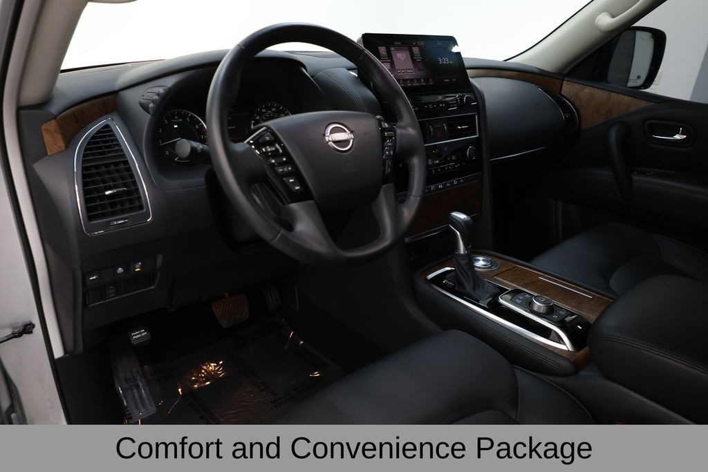 Nissan Armada Vehicle Full-screen Gallery Image 09