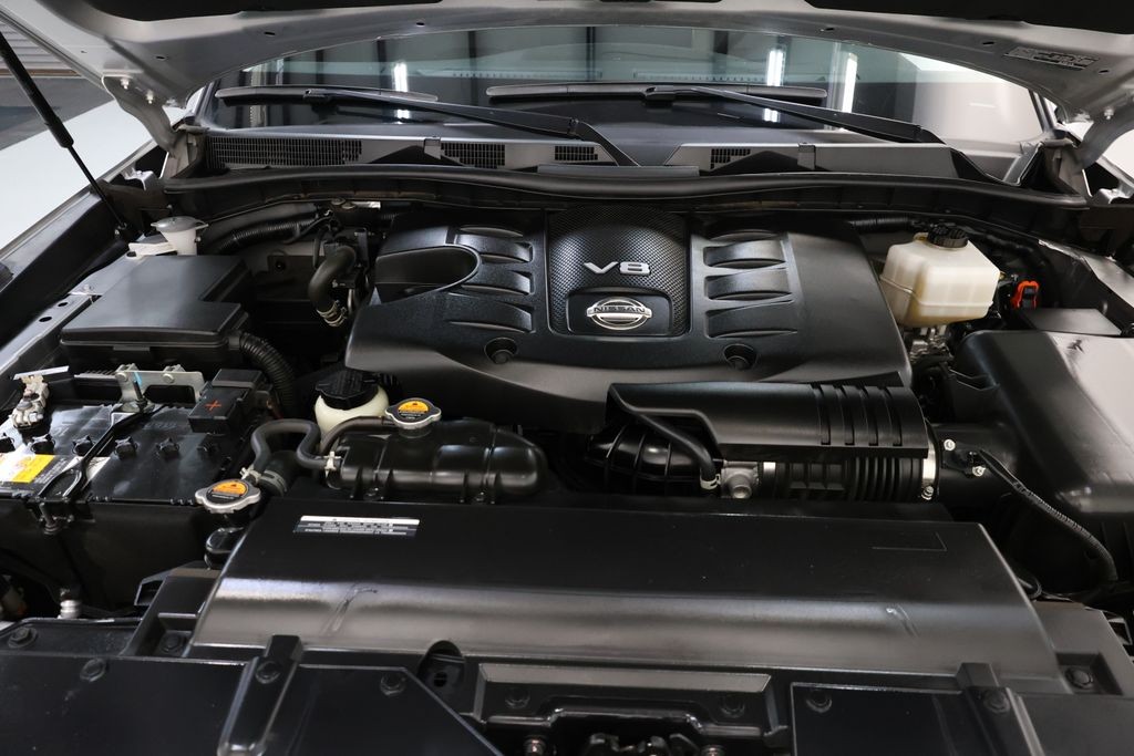 Nissan Armada Vehicle Full-screen Gallery Image 104