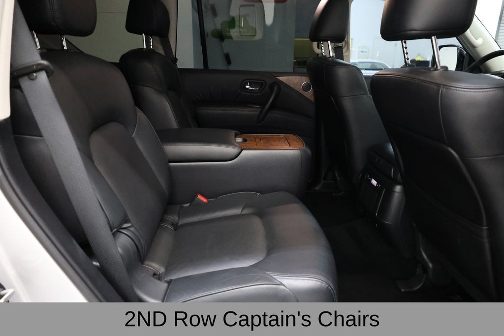 Nissan Armada Vehicle Full-screen Gallery Image 12