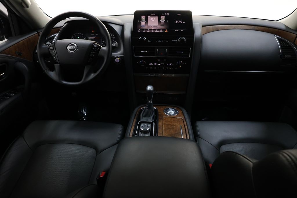Nissan Armada Vehicle Full-screen Gallery Image 16