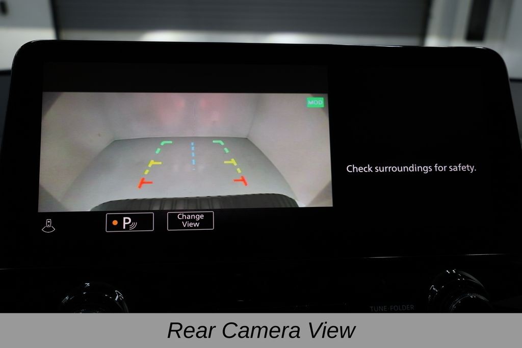 Nissan Armada Vehicle Full-screen Gallery Image 20