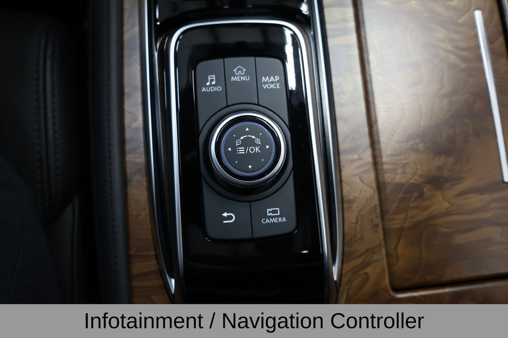Nissan Armada Vehicle Full-screen Gallery Image 25