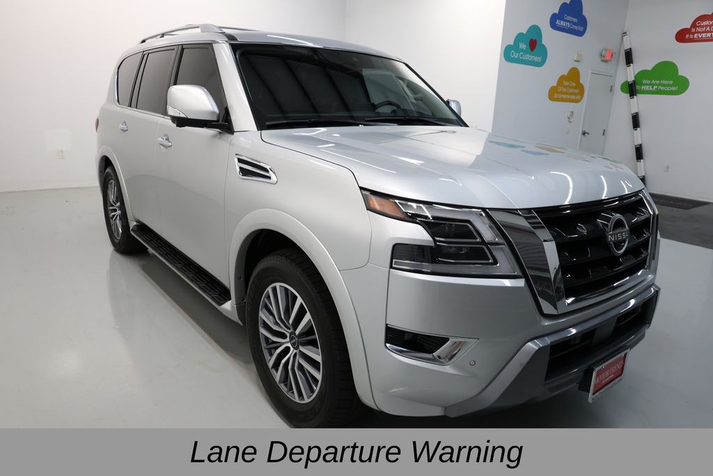 Nissan Armada Vehicle Full-screen Gallery Image 28