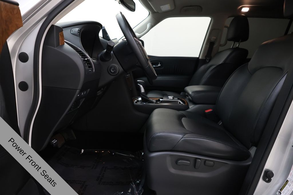 Nissan Armada Vehicle Full-screen Gallery Image 33
