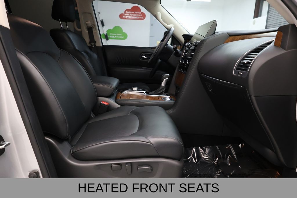 Nissan Armada Vehicle Full-screen Gallery Image 35