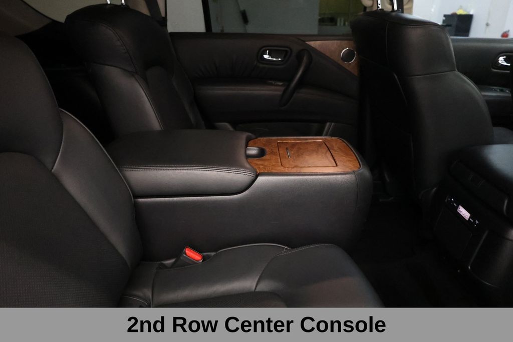 Nissan Armada Vehicle Full-screen Gallery Image 36