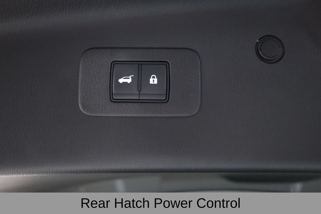Nissan Armada Vehicle Full-screen Gallery Image 50