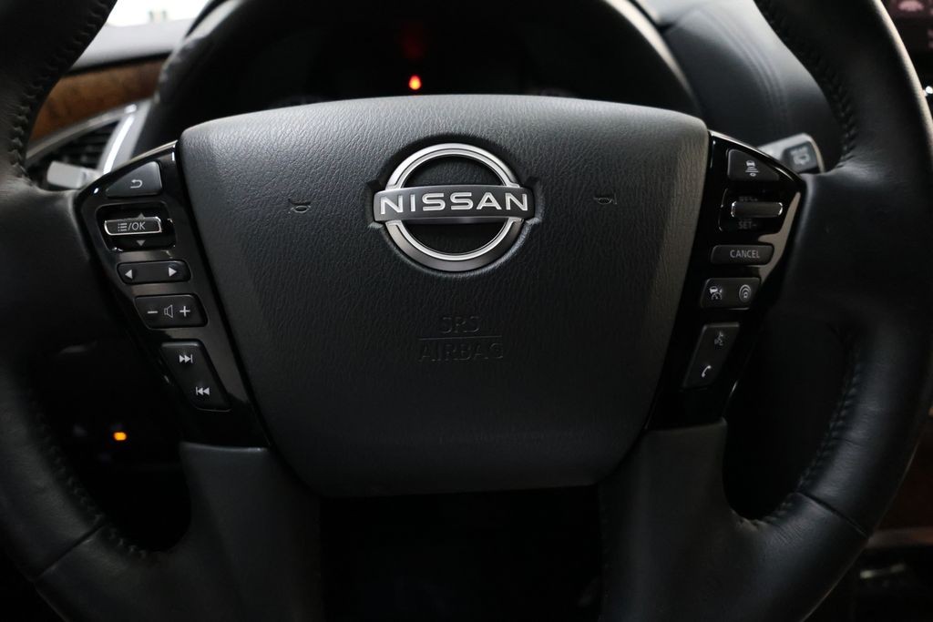 Nissan Armada Vehicle Full-screen Gallery Image 71