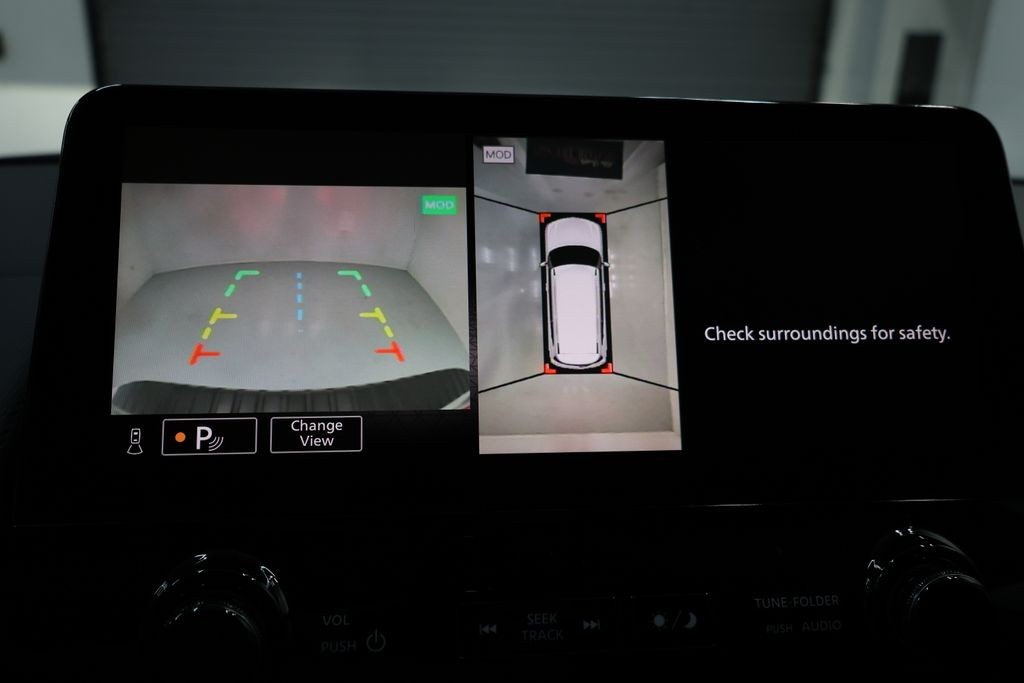 Nissan Armada Vehicle Full-screen Gallery Image 73