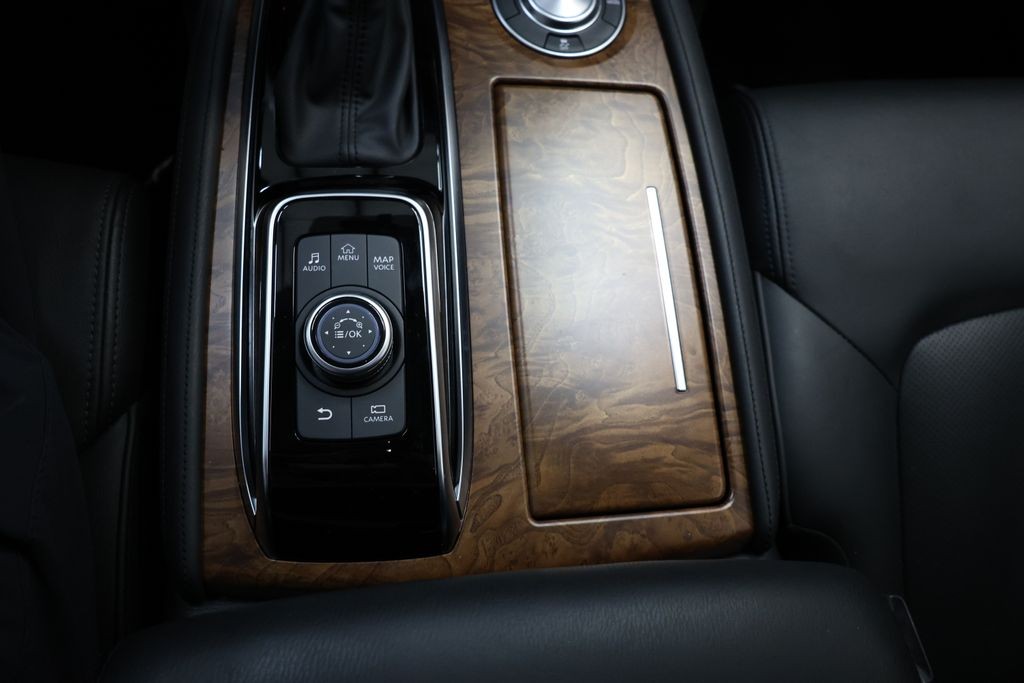 Nissan Armada Vehicle Full-screen Gallery Image 74