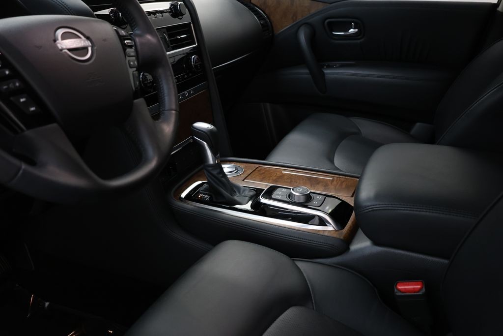 Nissan Armada Vehicle Full-screen Gallery Image 77