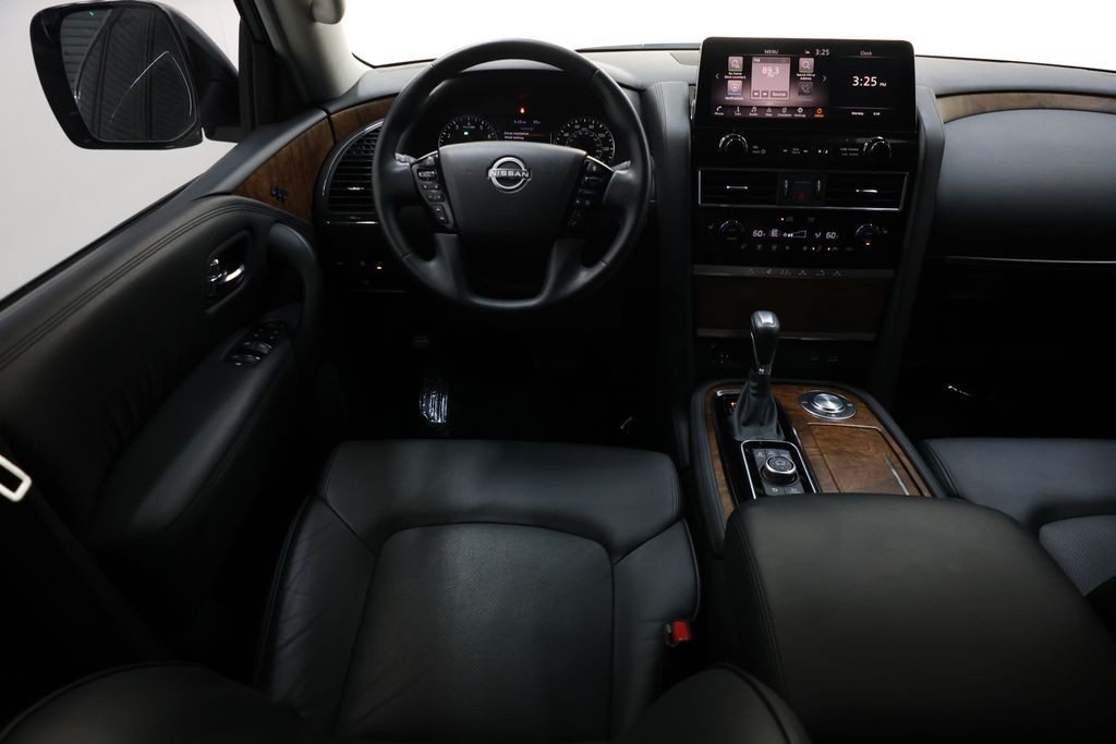 Nissan Armada Vehicle Full-screen Gallery Image 82