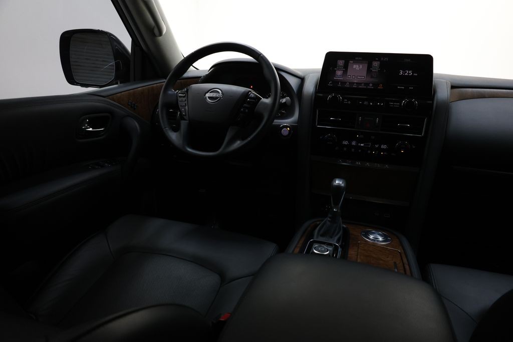 Nissan Armada Vehicle Full-screen Gallery Image 83