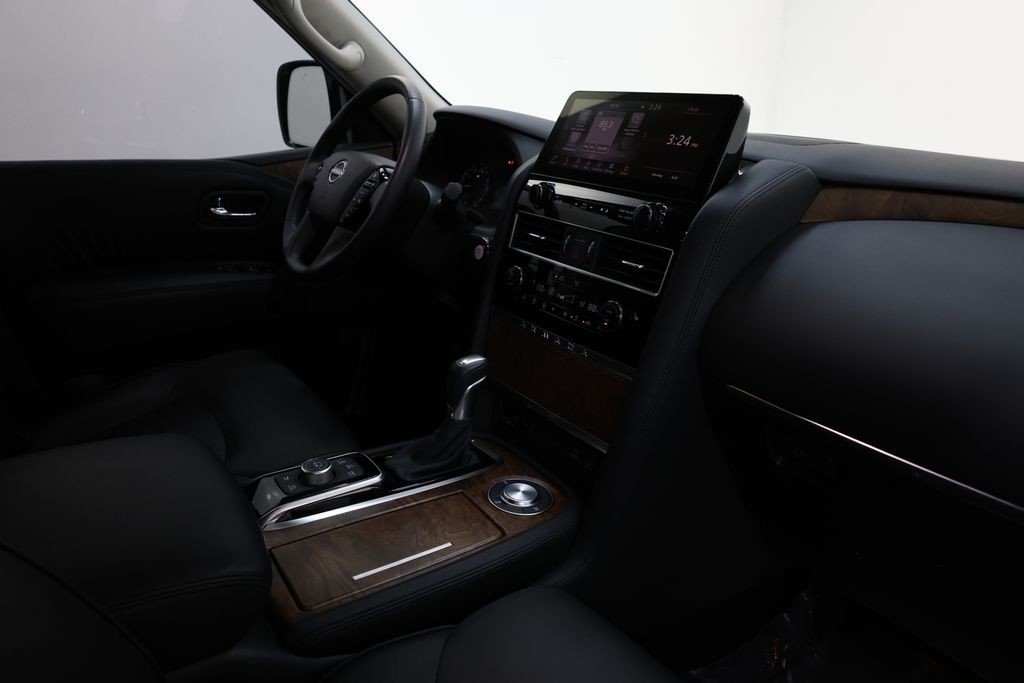Nissan Armada Vehicle Full-screen Gallery Image 87