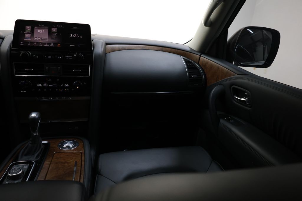 Nissan Armada Vehicle Full-screen Gallery Image 88