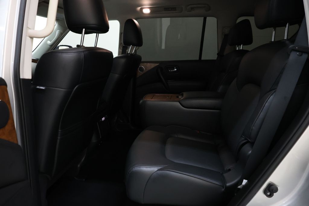 Nissan Armada Vehicle Full-screen Gallery Image 89