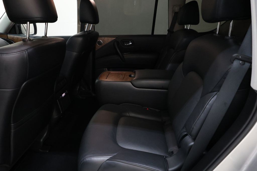 Nissan Armada Vehicle Full-screen Gallery Image 90