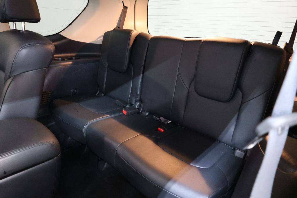 Nissan Armada Vehicle Full-screen Gallery Image 92