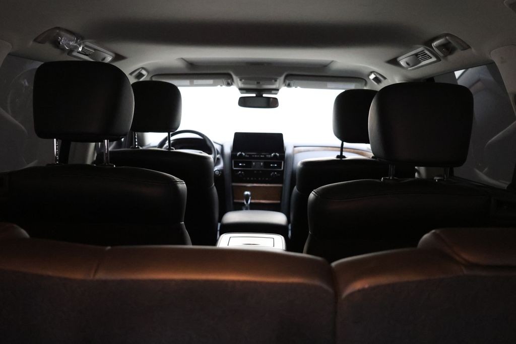 Nissan Armada Vehicle Full-screen Gallery Image 94