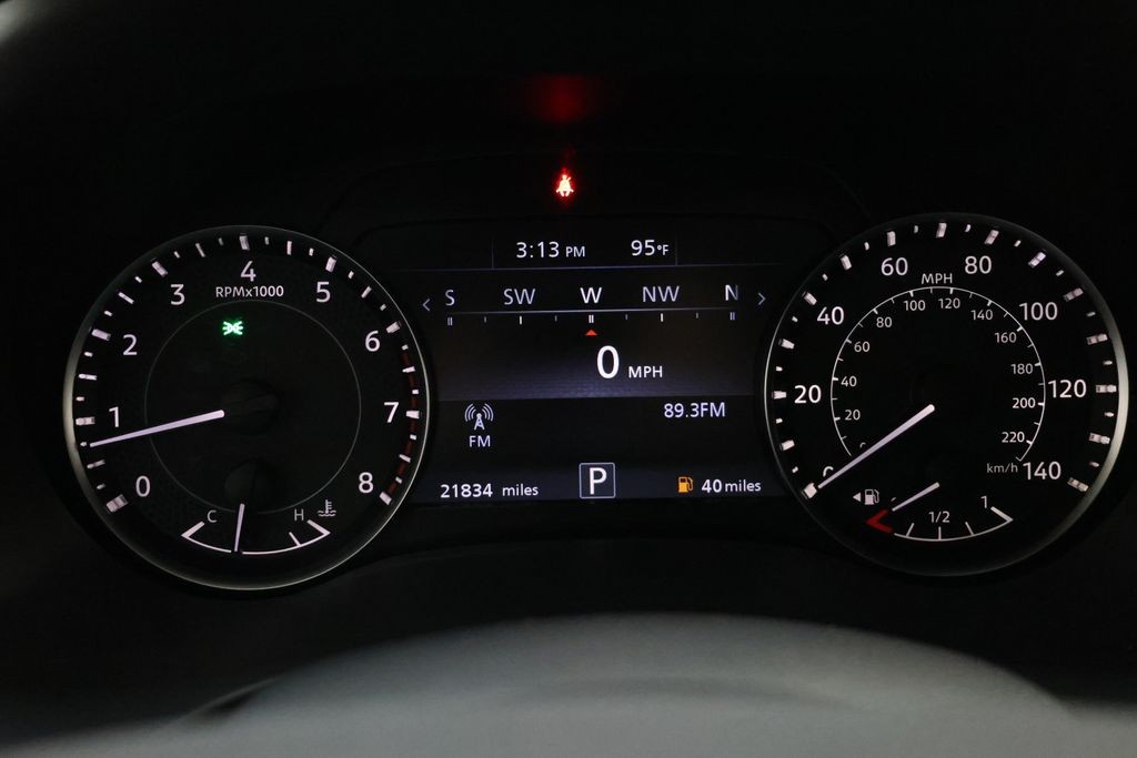 Nissan Armada Vehicle Full-screen Gallery Image 97