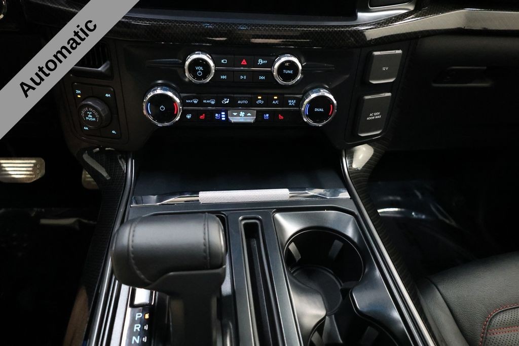 Ford F-150 Vehicle Full-screen Gallery Image 32
