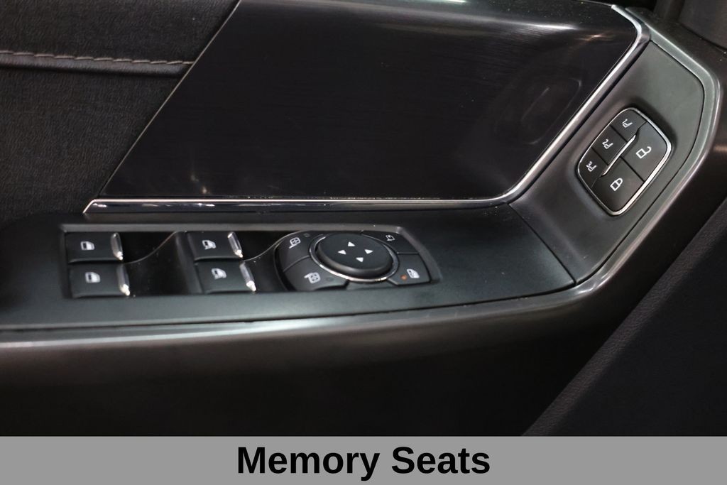 Ford F-150 Vehicle Full-screen Gallery Image 43
