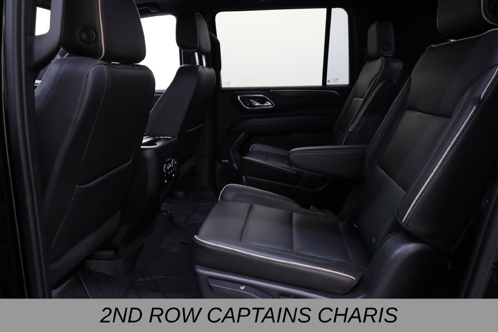Chevrolet Suburban Vehicle Full-screen Gallery Image 15