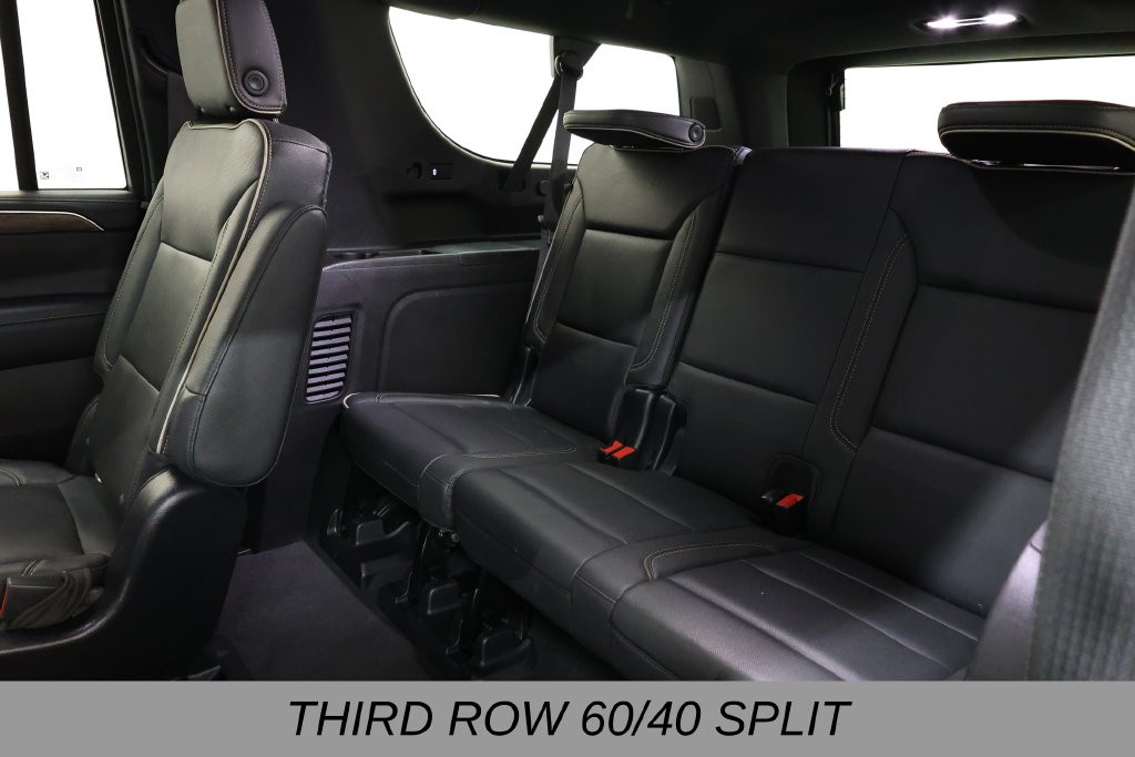 Chevrolet Suburban Vehicle Full-screen Gallery Image 16
