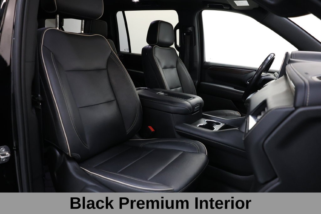 Chevrolet Suburban Vehicle Full-screen Gallery Image 18