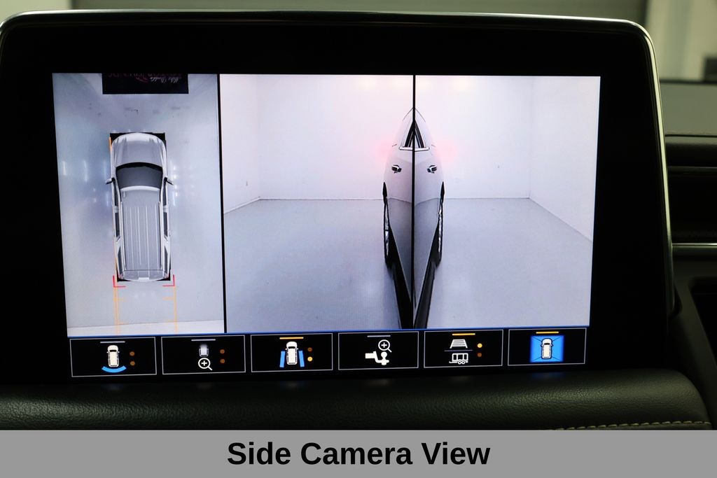 Chevrolet Suburban Vehicle Full-screen Gallery Image 23