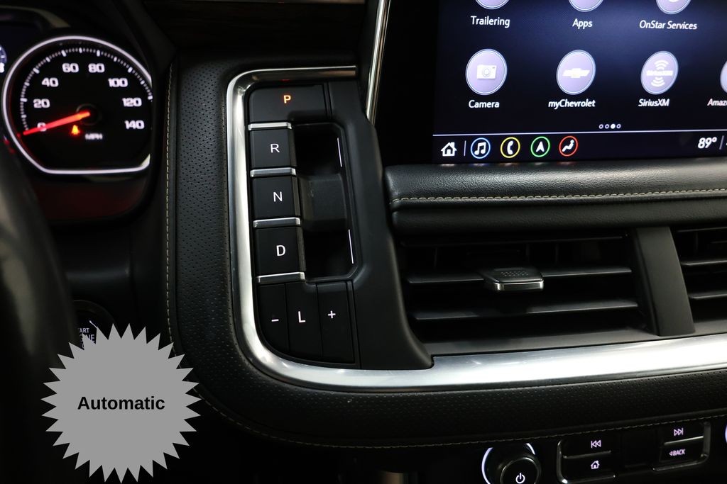 Chevrolet Suburban Vehicle Full-screen Gallery Image 27