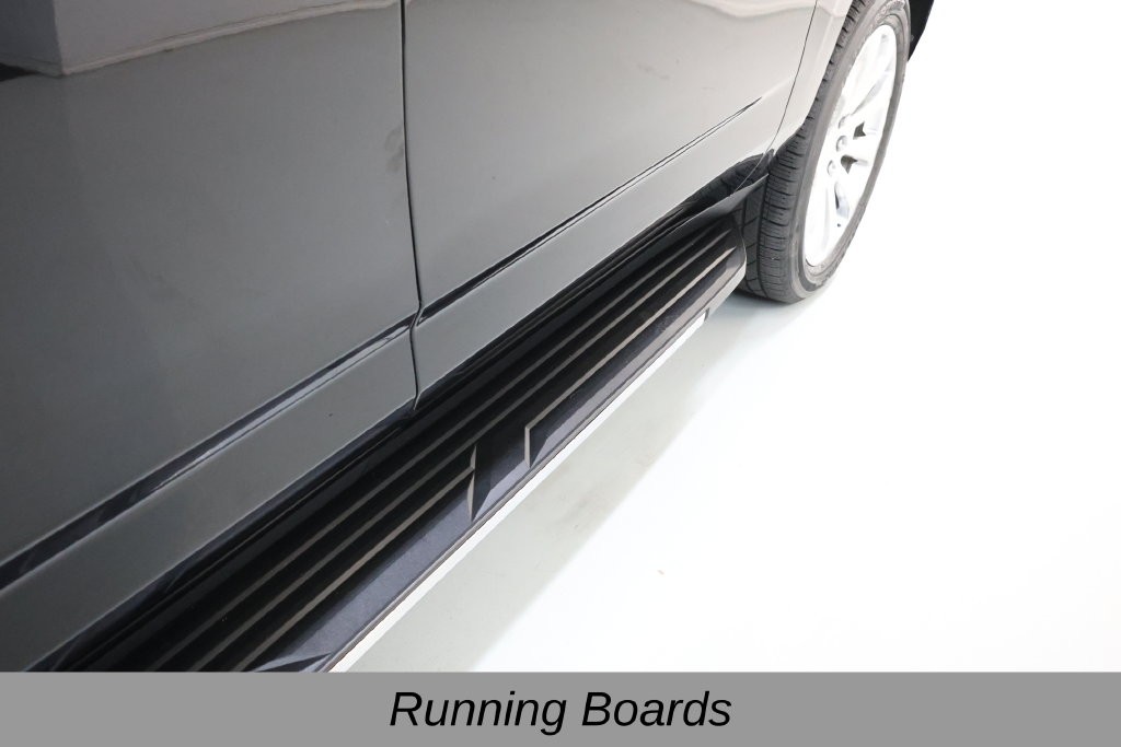 Chevrolet Suburban Vehicle Full-screen Gallery Image 45
