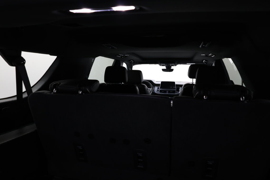 Chevrolet Suburban Vehicle Full-screen Gallery Image 63