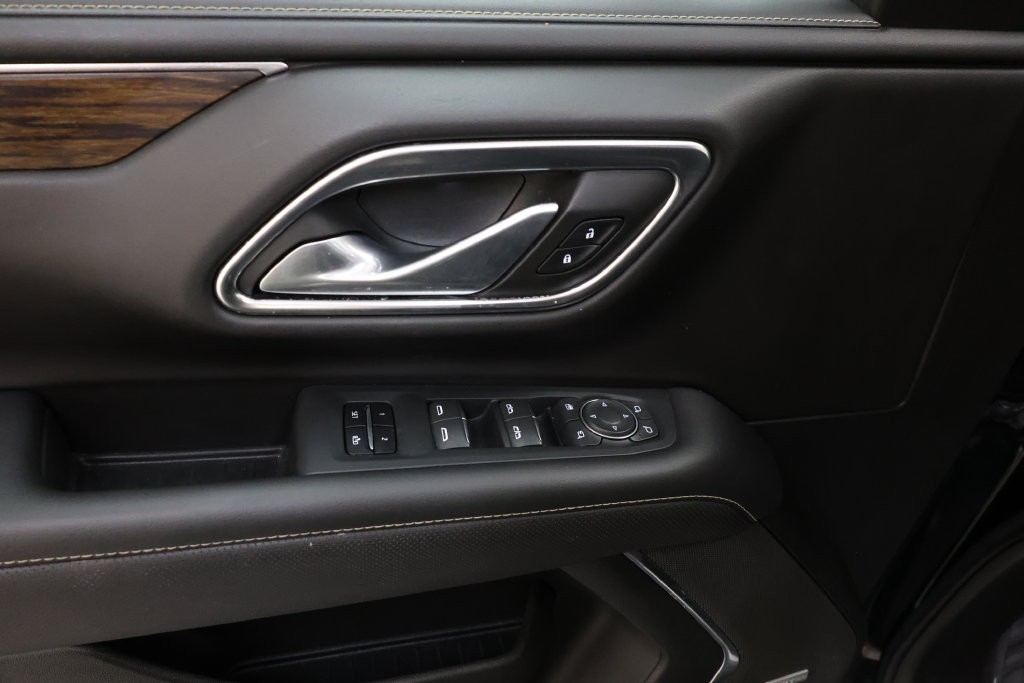 Chevrolet Suburban Vehicle Full-screen Gallery Image 66