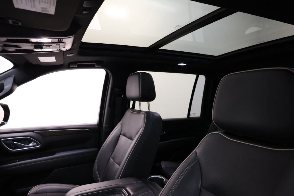 Chevrolet Suburban Vehicle Full-screen Gallery Image 69