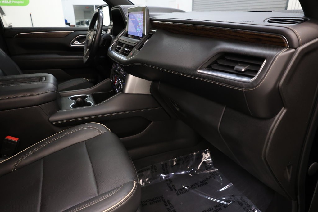 Chevrolet Suburban Vehicle Full-screen Gallery Image 75