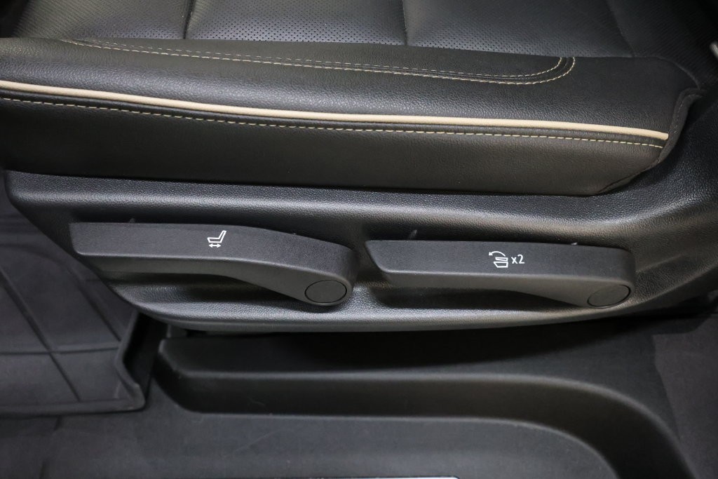 Chevrolet Suburban Vehicle Full-screen Gallery Image 88