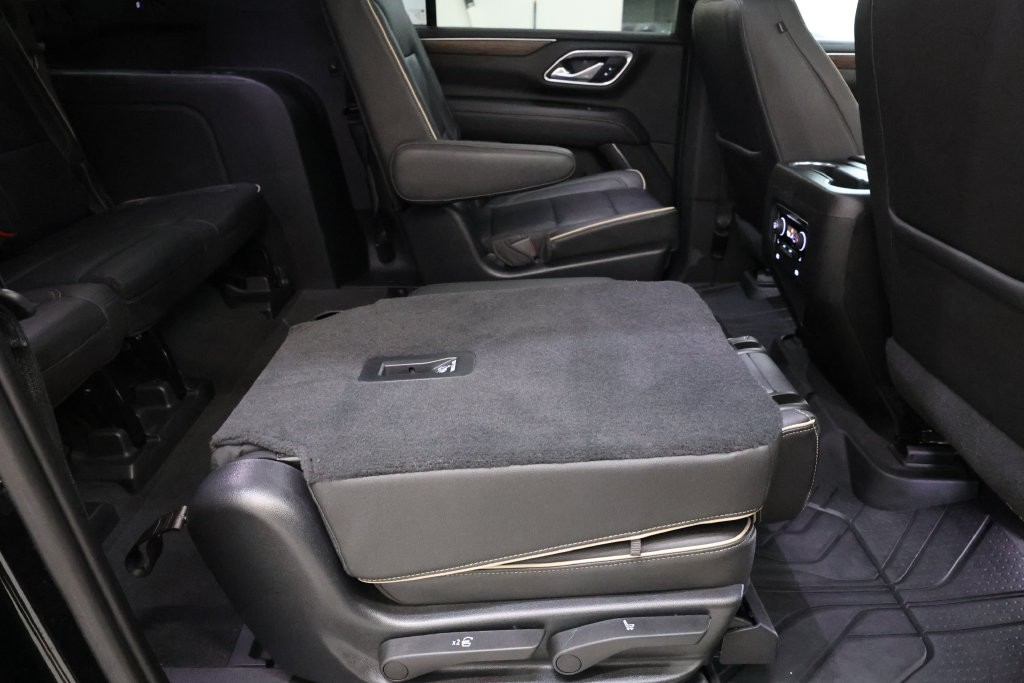 Chevrolet Suburban Vehicle Full-screen Gallery Image 89