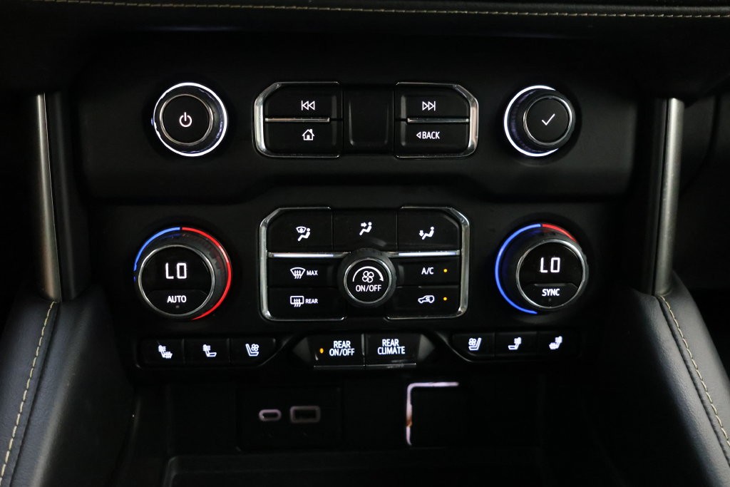 Chevrolet Suburban Vehicle Full-screen Gallery Image 93