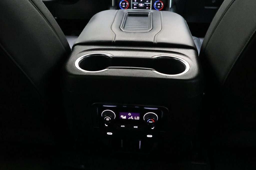 Chevrolet Suburban Vehicle Full-screen Gallery Image 94