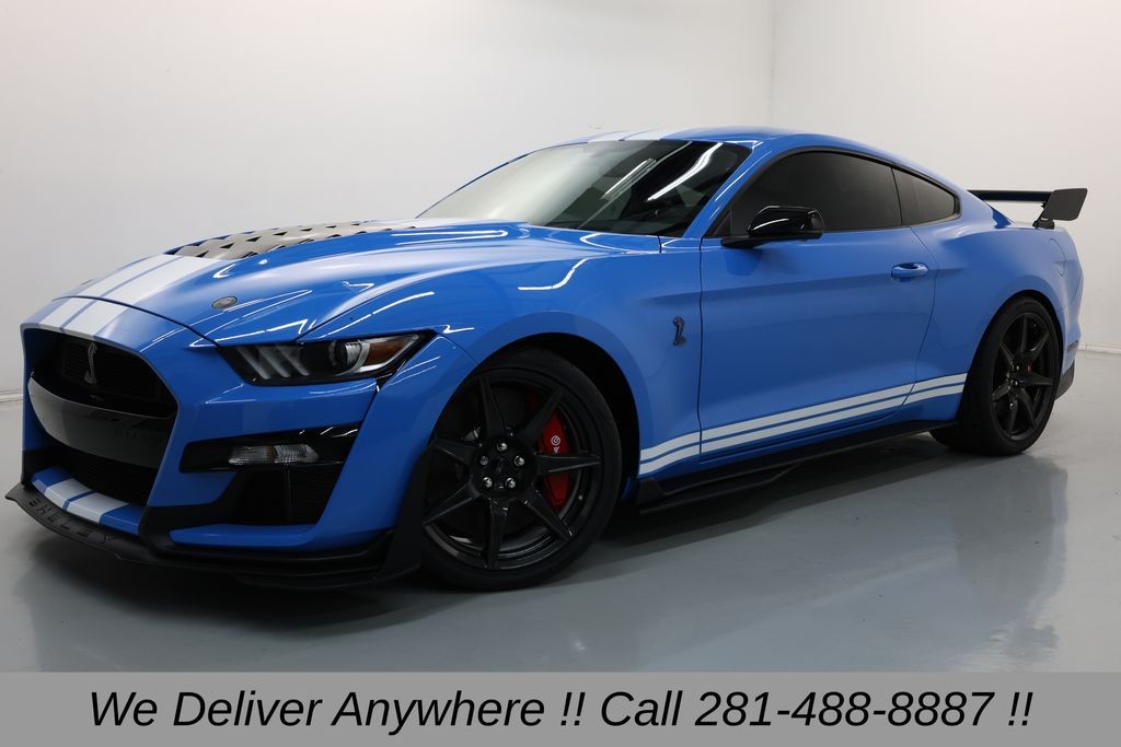 Ford Mustang Vehicle Full-screen Gallery Image 03