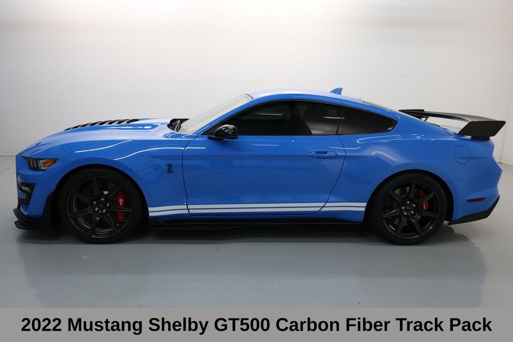 Ford Mustang Vehicle Full-screen Gallery Image 04