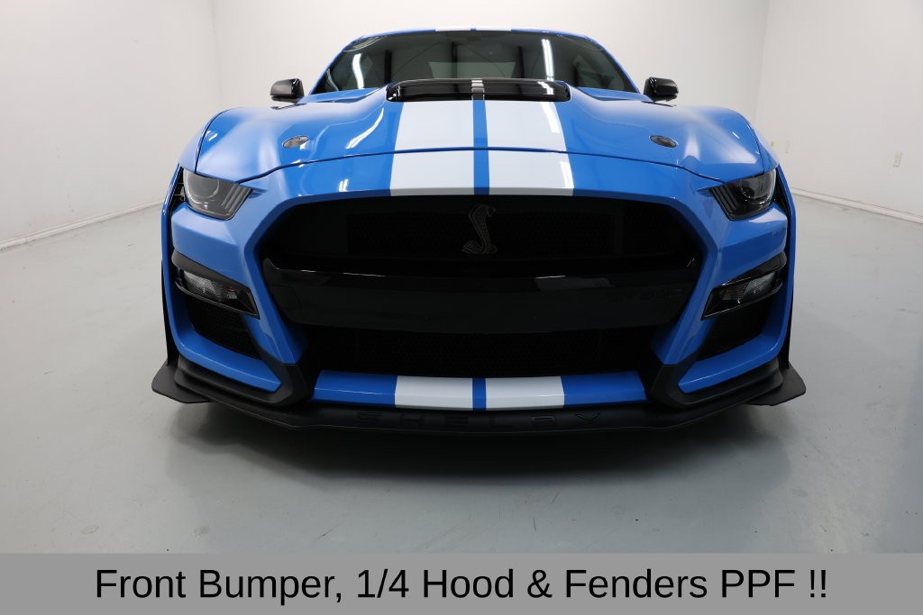 Ford Mustang Vehicle Full-screen Gallery Image 05